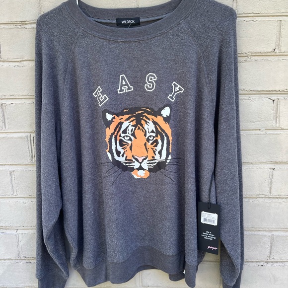 NWT Wildfox Easy Tiger Graphic Size M Gray Sweatshirt - Picture 2 of 8